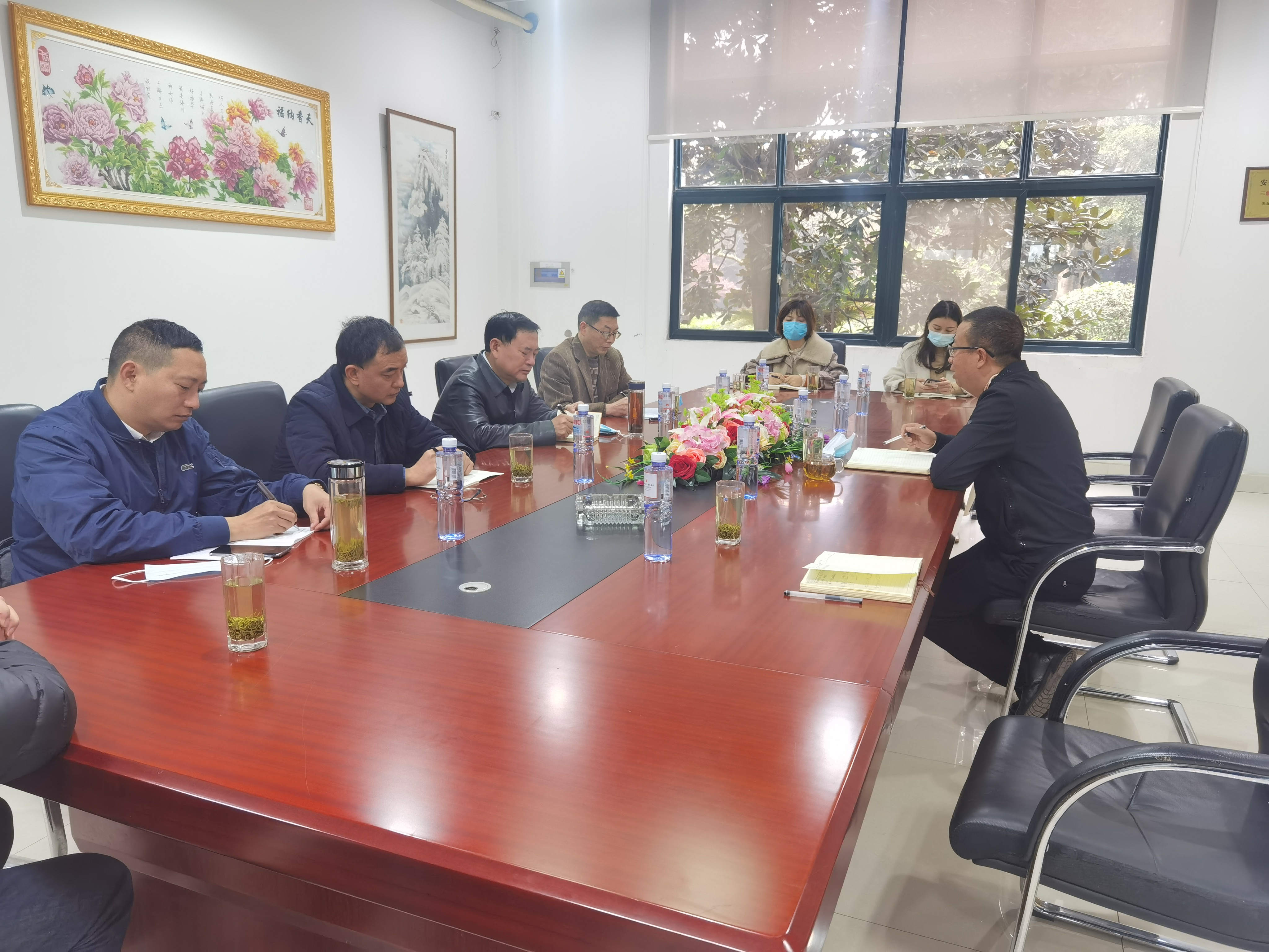 峨眉山市人大常委调研